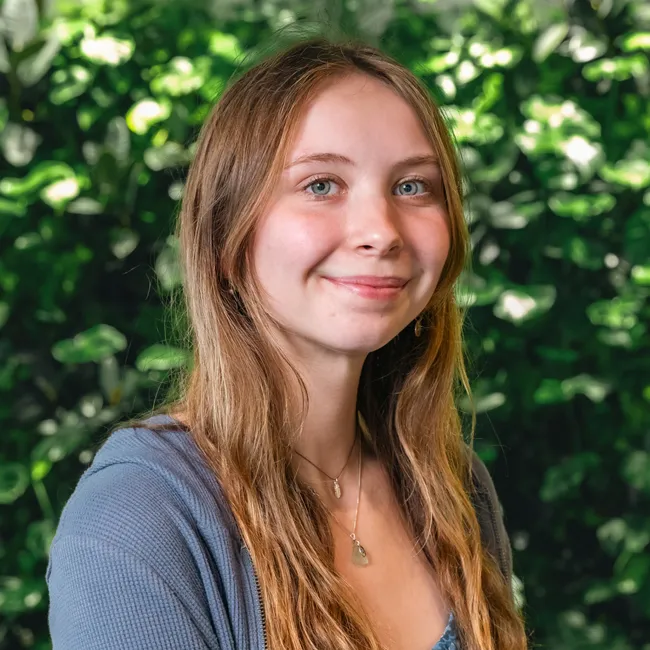 Headshot of Alexis Weaver