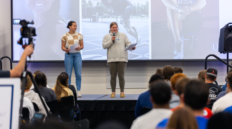 Para athlete Noelle Lambert shared her story with more than 300 UNE students. 