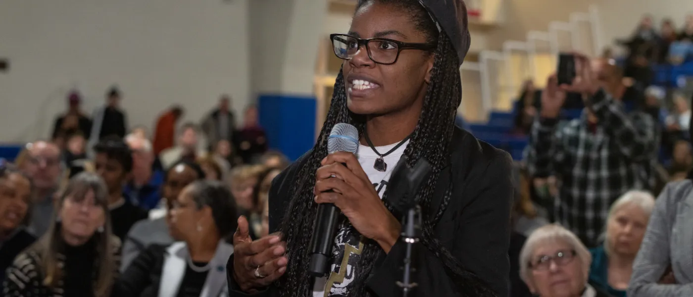 A female student asks Angela Davis a question