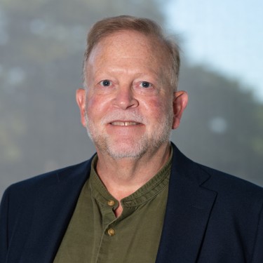 Headshot of Stuart Damon