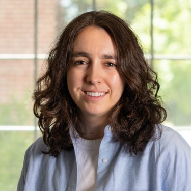 Headshot of April Wright