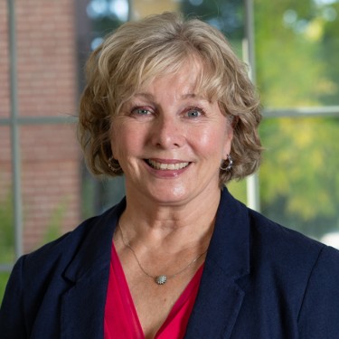 Headshot of Marybeth Vesenka