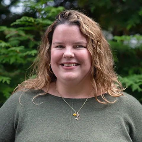 Headshot of Elise Murphy