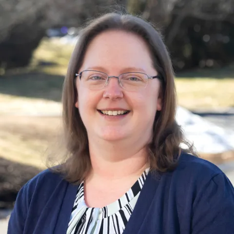 Headshot of Sarah Bedell