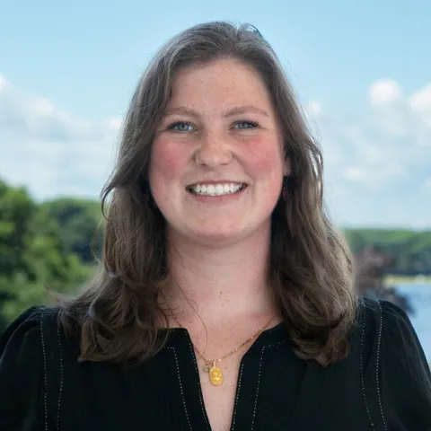 Headshot of Elizabeth Hart