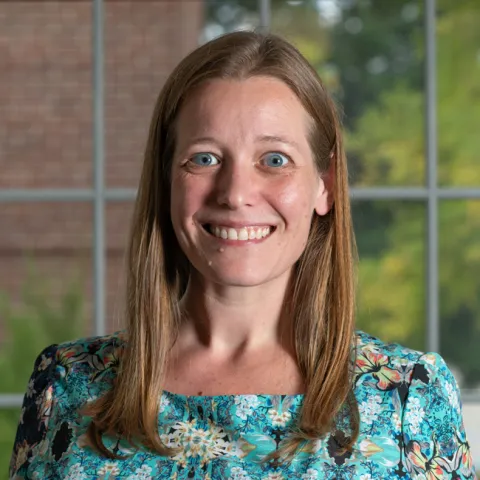 Headshot of Stephanie Nichols